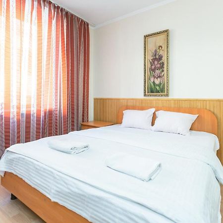 Квартира Студія Біля Оперного Театру По Вулиці Гонти 4-3А Lviv Eksteriør billede