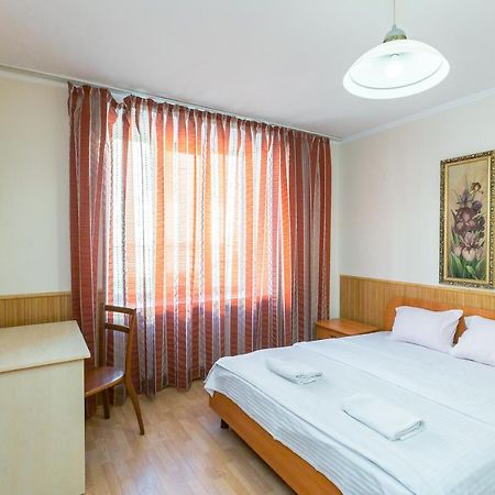 Квартира Студія Біля Оперного Театру По Вулиці Гонти 4-3А Lviv Eksteriør billede